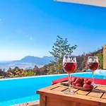 İslamlar 1 Bedroom Secluded With Private Pool Hot Tub Вилла Калкан