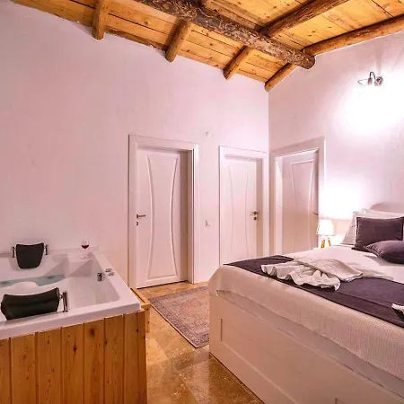 İslamlar 1 Bedroom Secluded With Private Pool Hot Tub Villa