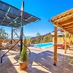 İslamlar 1 Bedroom Secluded With Private Pool Hot Tub Villa Kalkan