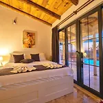 İslamlar 1 Bedroom Secluded With Private Pool Hot Tub Villa Kalkan