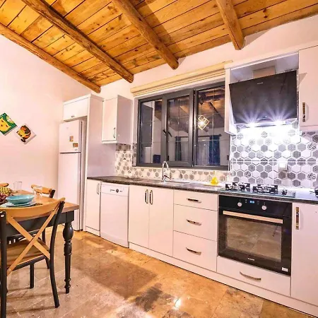 Вилла İslamlar 1 Bedroom Secluded With Private Pool Hot Tub Калкан