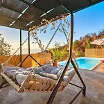İslamlar 1 Bedroom Secluded With Private Pool Hot Tub Villa